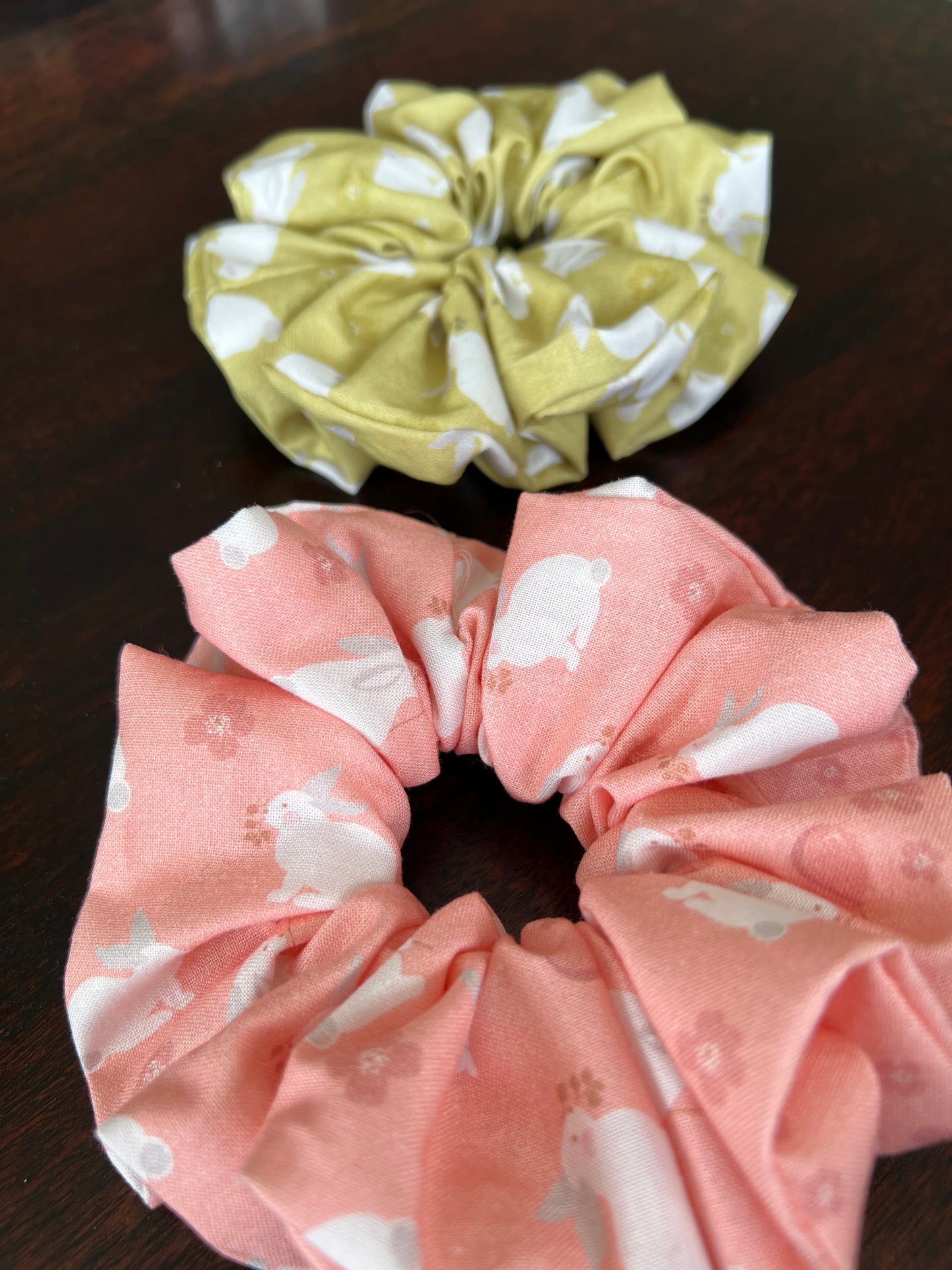 Kanin scrunchie