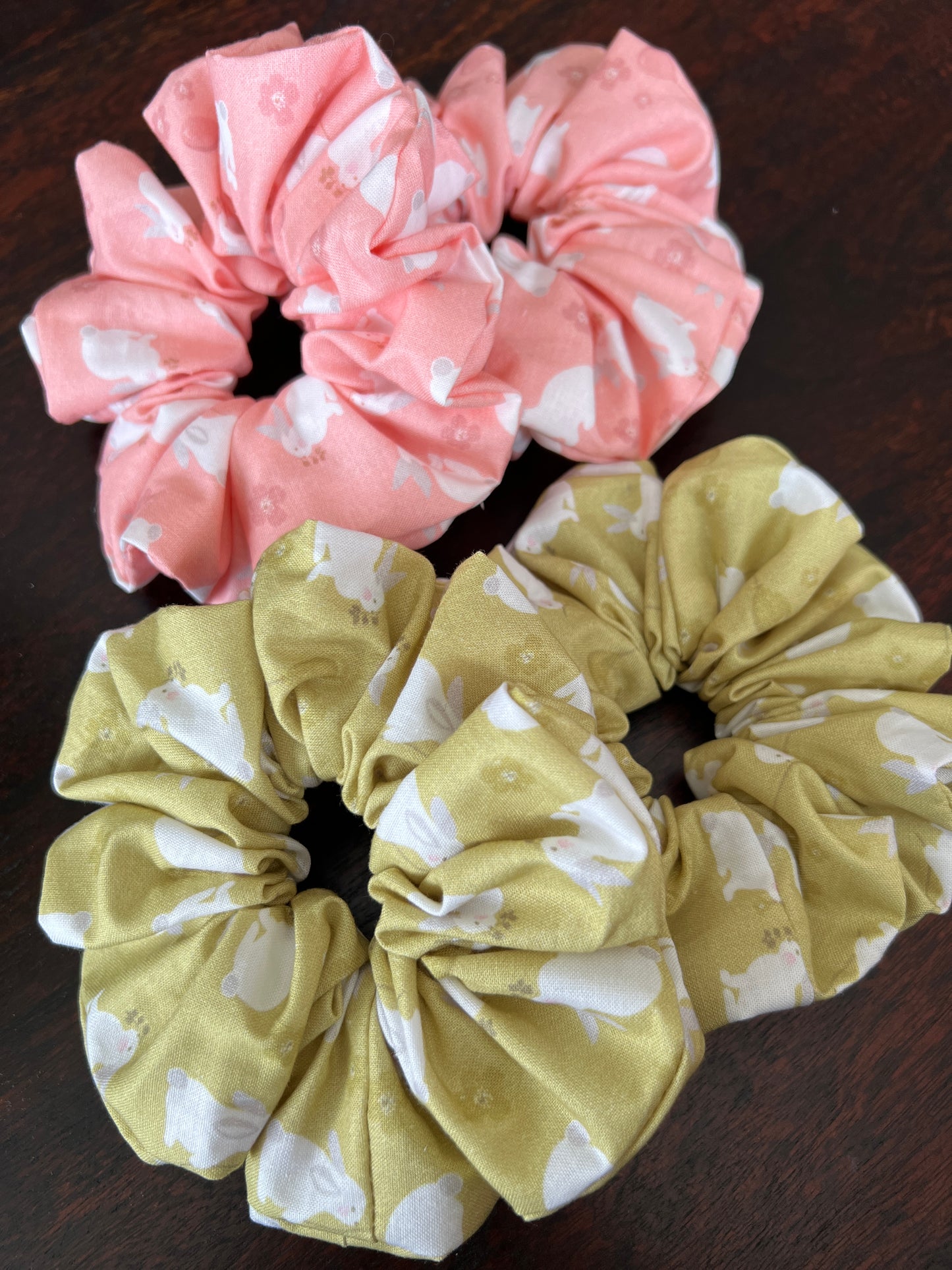 Kanin scrunchie