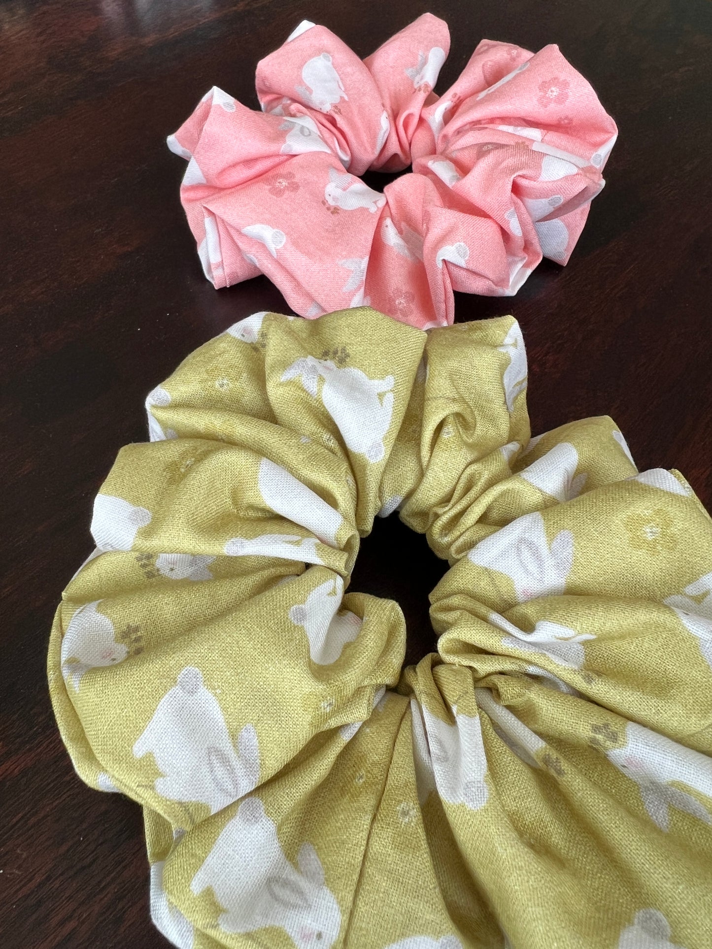 Kanin scrunchie